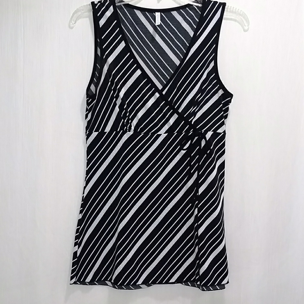 SOLD Women's / Juniors black white striped top
